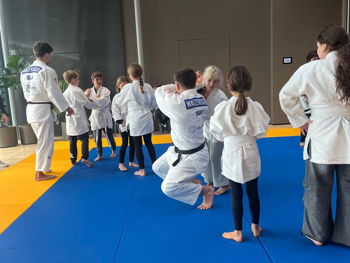 22c49904-1407-4016-96cb-c765362a1a39